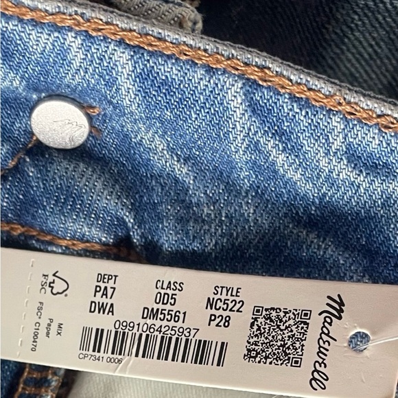 NWT The Petite Curvy Perfect Vintage Jean - Picture 3 of 7